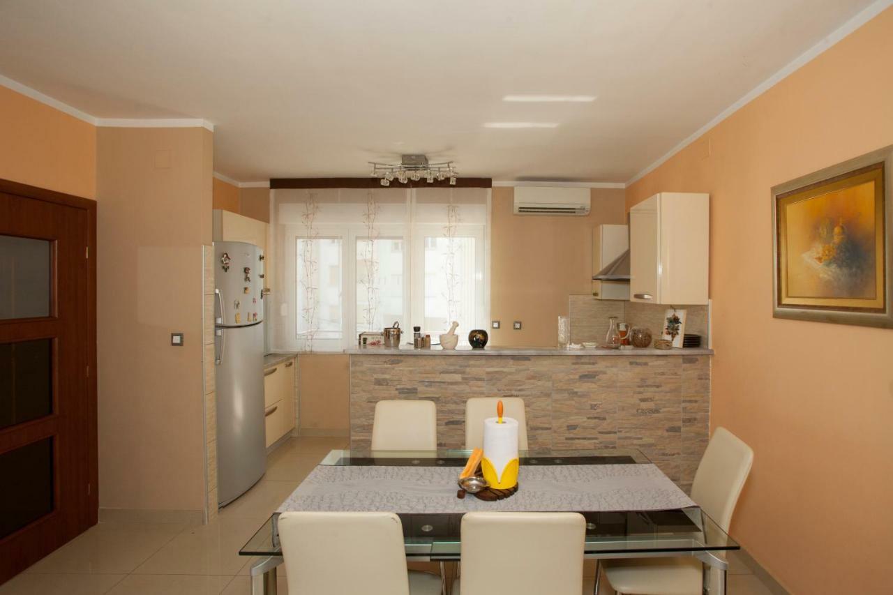 Apartment Dolores Split Exteriör bild
